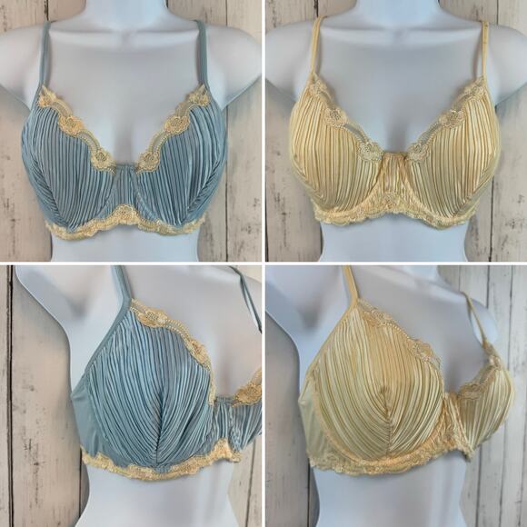 VTG La Perla Blue & Cream Plissé & Lace Underwire Bras Lot of 2 Size 4 38 C/D - Picture 1 of 15
